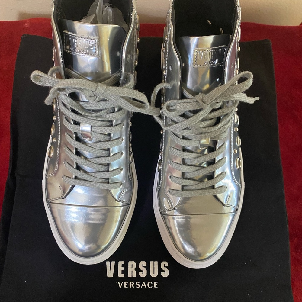 Verses Versace!Metallic silver hi tops size 42 worn only once sneakers